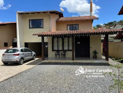 Sobrado para Venda, em Joinville, bairro Santa Catarina, 4 dormit�rios, 2 banheiros, 2 vagas